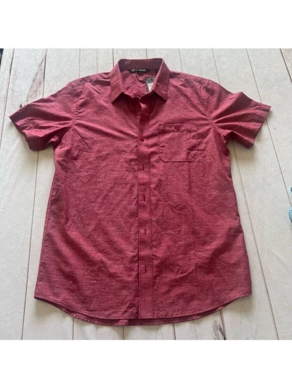 Travis Mathew Studebaker Shirt Mens Medium Red Heather Short Sleeve Button NWT